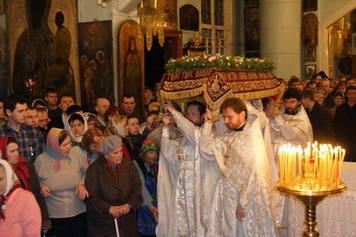 «Возстану бо и прославлюся».